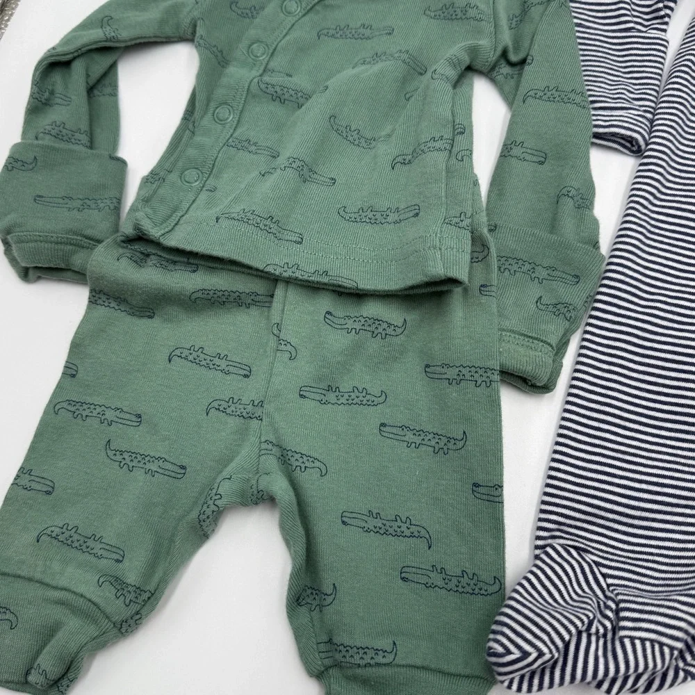 Just One You by Carter’s Baby Boy 4-Piece Newborn Alligator Set